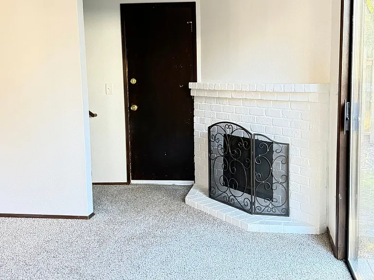12334 SW Sussex St — Photo 9