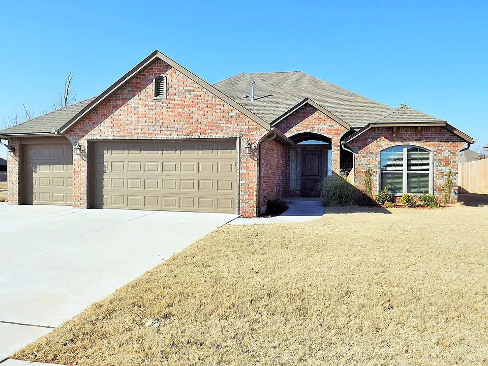 529 Whispering Oaks Blvd