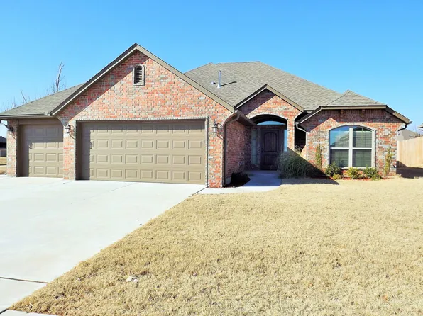529 Whispering Oaks Blvd, Moore, OK 73160