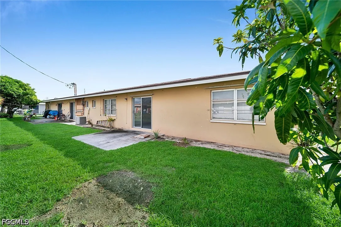 2 bed, 2.0 bath, 1090 sqft, $1,200 — Photo 1