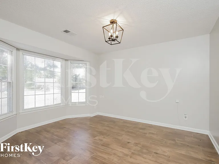 6805 Renwick Ct — Photo 5
