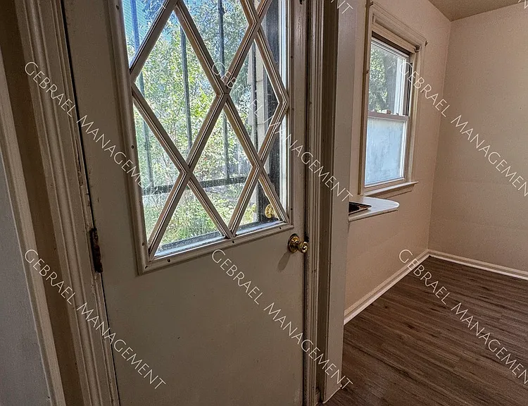 2408 Missouri Ave — Photo 2