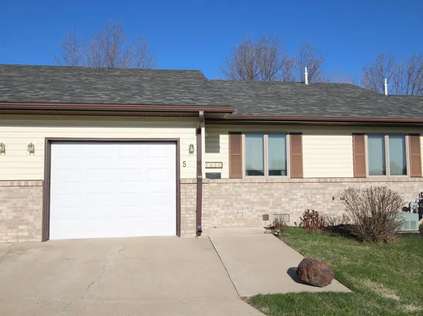 1930 23rd St #5, Spirit Lake, IA 51360