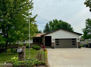 1709 Bruhn Ave NE, Watertown, SD 57201