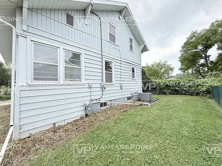 112 Cleveland St — Photo 21