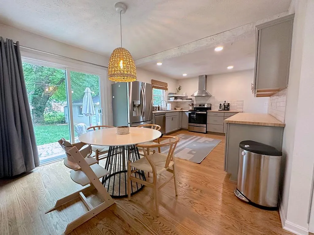 1005 Fenley Ave — Photo 2