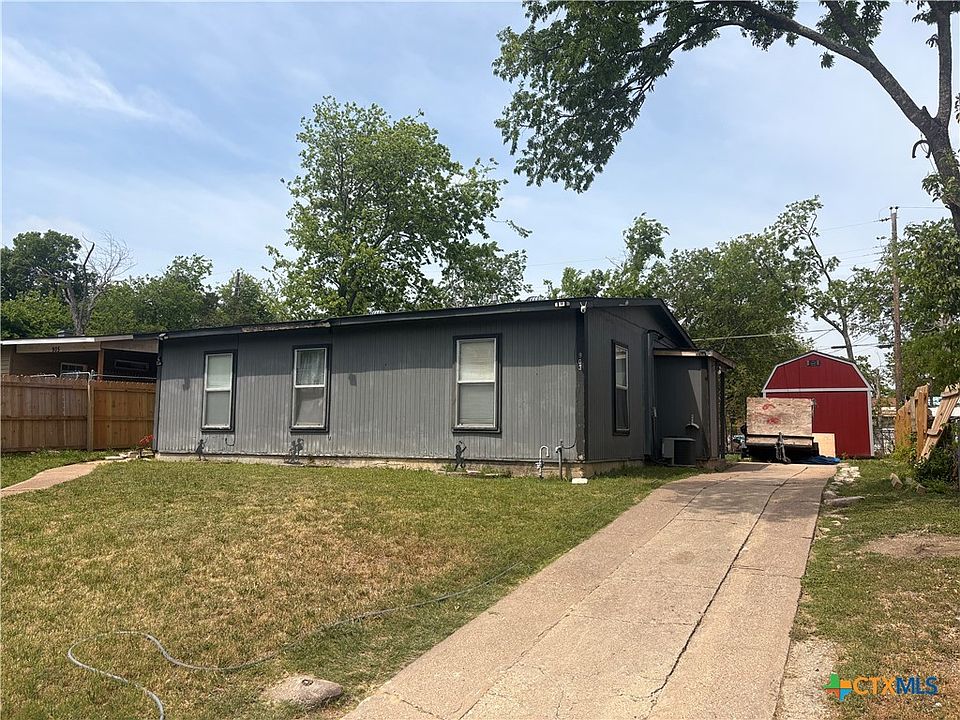 1st image of 903 Evergreen Dr