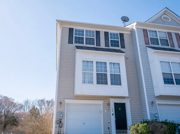 30 Barton Ct, Inwood, WV 25428