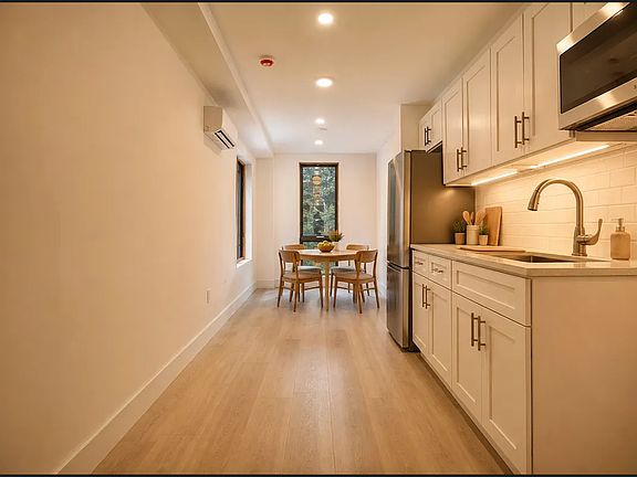 4th image of 431 Warwick St #4BB