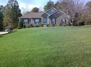 1184 Seymour Dr, Pleasant View, TN 37146