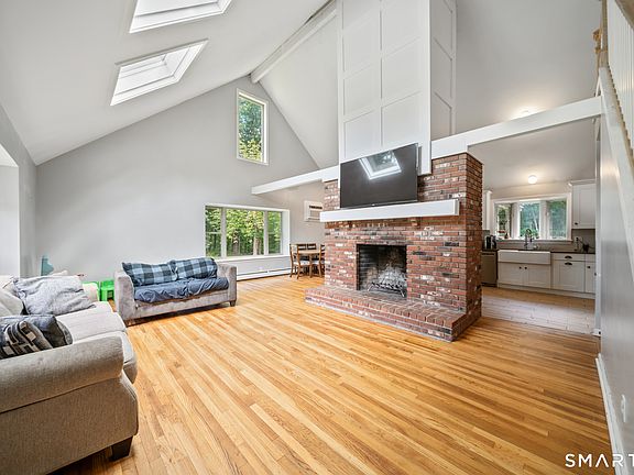 3rd image of 189 Flanders Road
