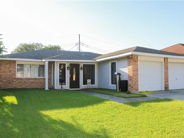 548 Diplomat St, Gretna, LA 70056