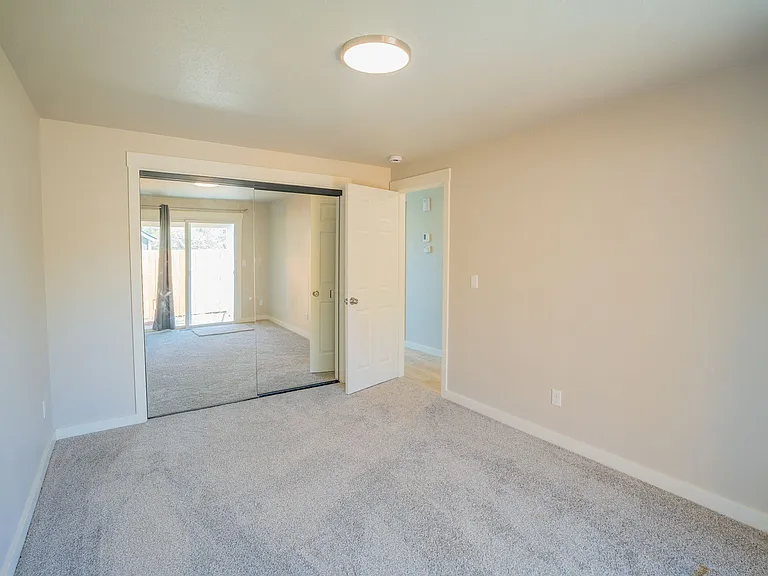 2910 Railroad St SE — Photo 7