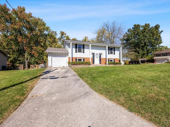 7872 Foxtrot Dr, North Bend, OH 45052