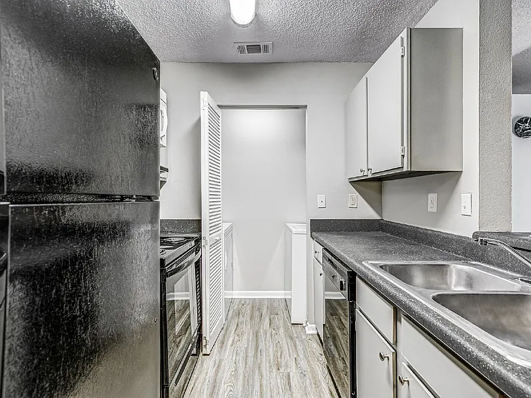 2393 Continental Ave #B13 — Photo 26
