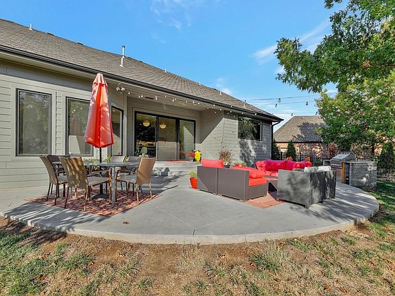 4th image of 2601 N Wilderness Ct