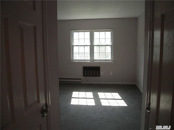 4th image of 215 E Main St APT 22