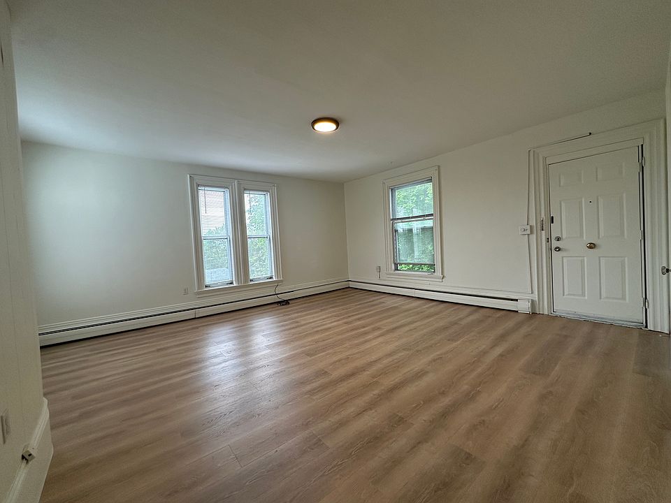 1st image of 10 Rollins Rd #3