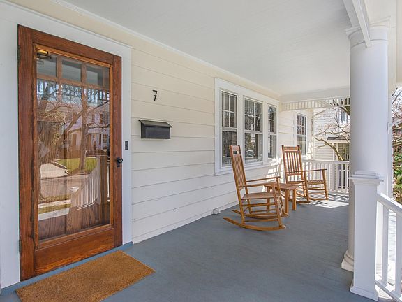 5th image of 7 Oakwood Ave