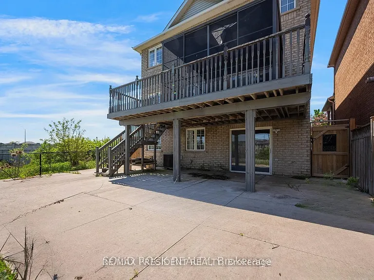 15 Roundstone Dr — Photo 30