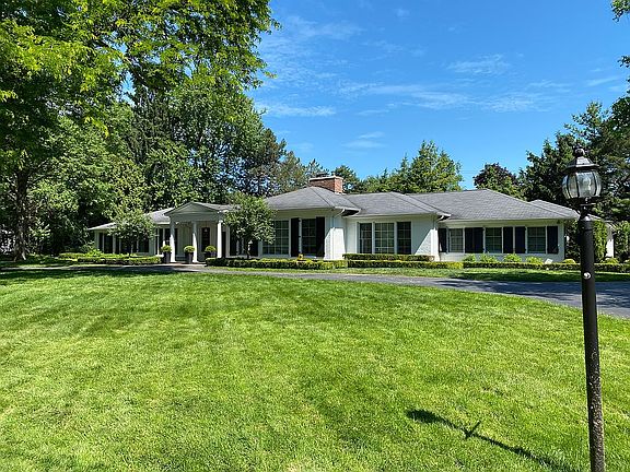 2nd image of 27630 Fairway Hills Dr