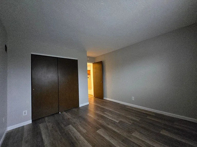 Creekwood Apartments - Farmington — Photo 10
