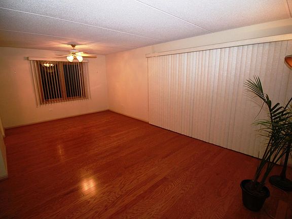 2nd image of 5340 N Lowell Ave APT 203