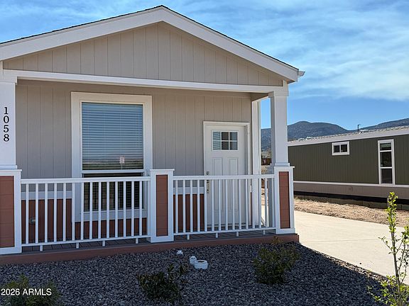 3rd image of 1058 W Rustic Pine Road