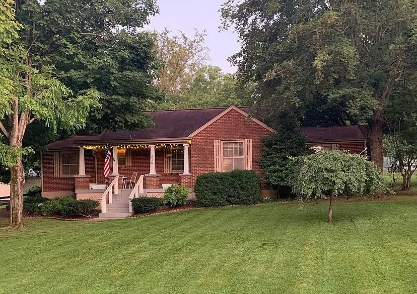 239 Collier Ave