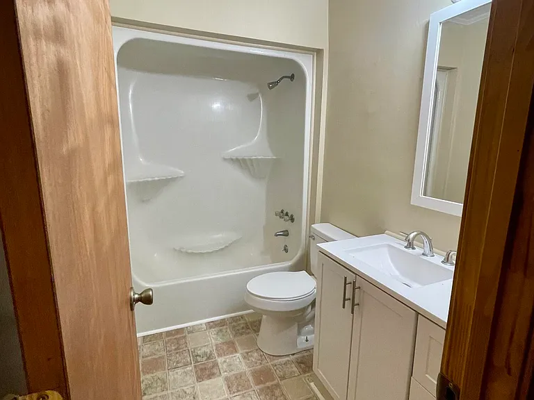 132 Deerfield Rd — Photo 7
