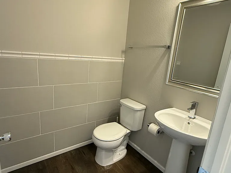 1558 S Dallas Cir — Photo 5
