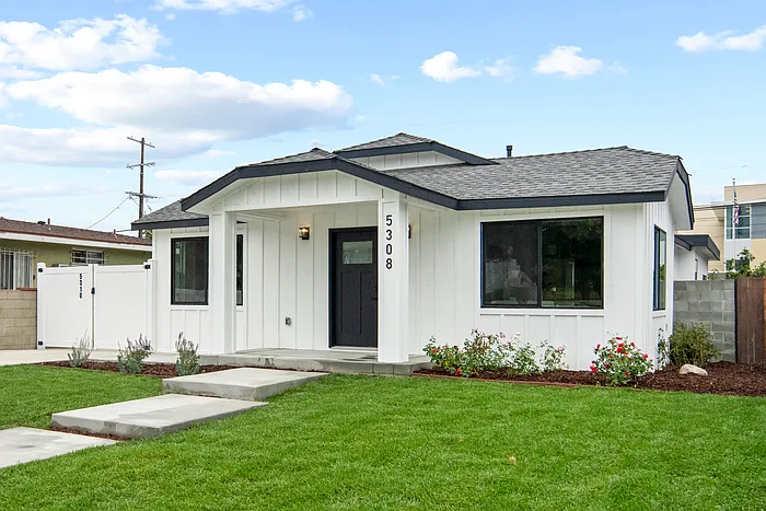 5308 S Victoria Ave — Photo 6