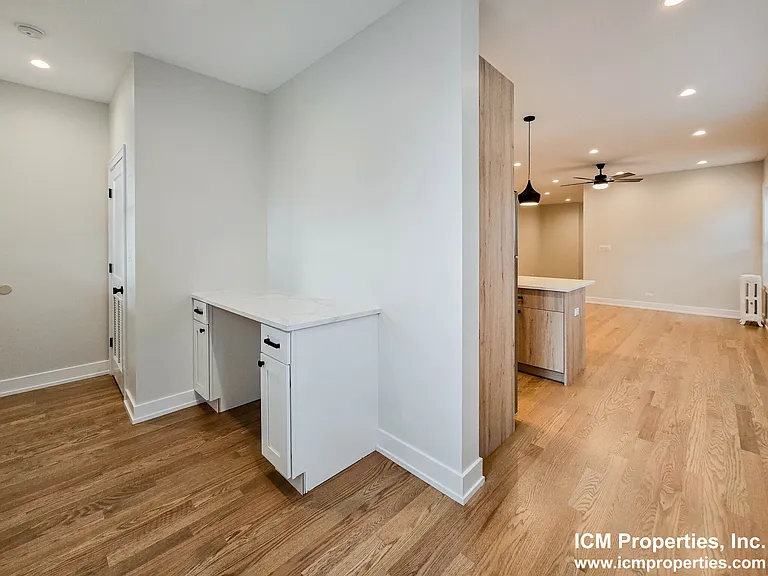 4949 N Oakley Ave #3 — Photo 9