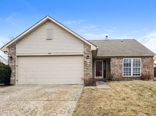748 Hollowood Ln, Avon, IN