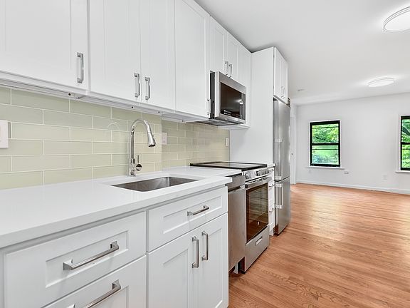 3rd image of 412 E 9th St APT 16