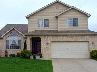 5901 Prairie Rose Dr, Schererville, IN 46375