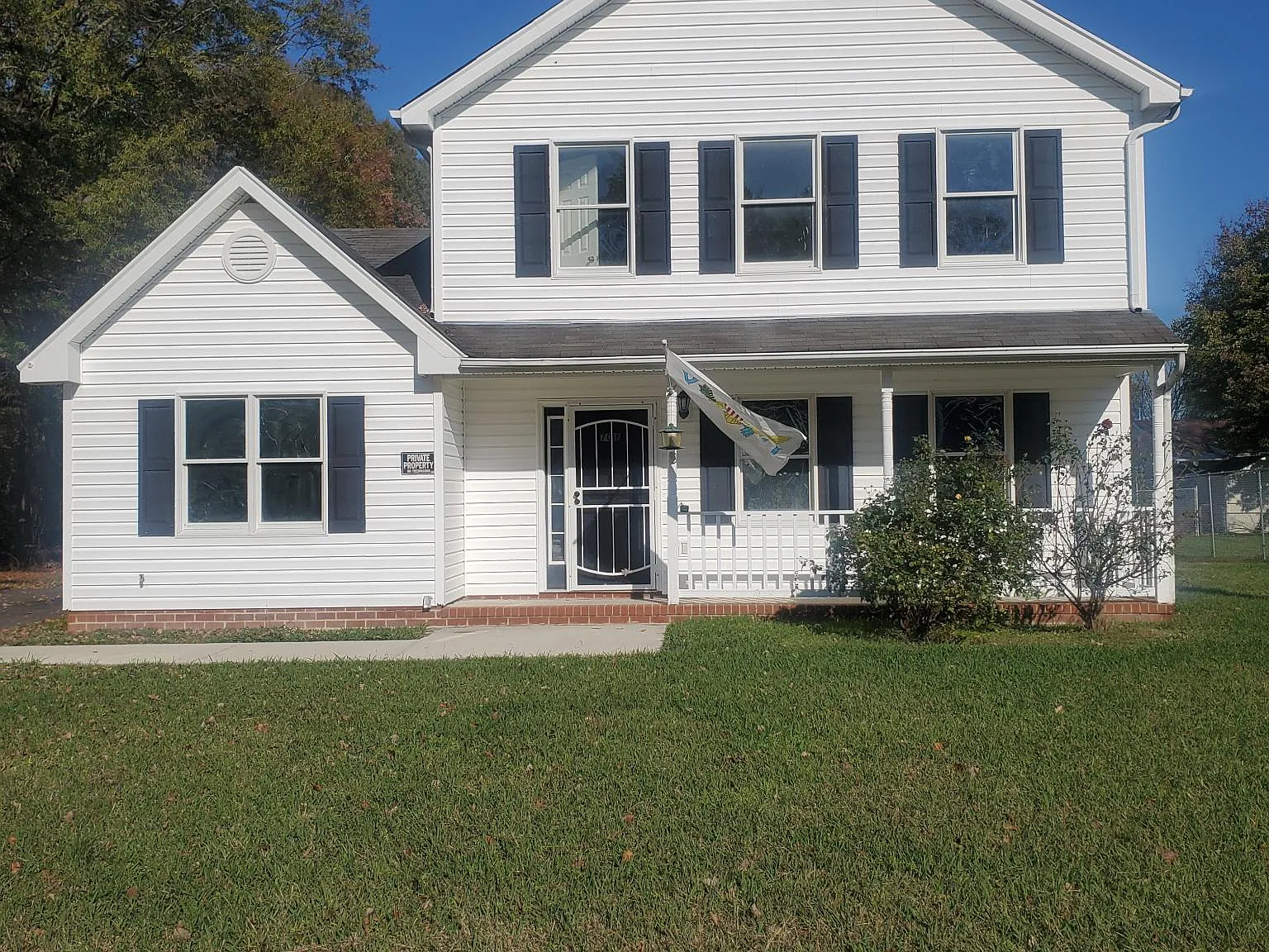 3 bed, 2.5 bath, 1600 sqft, $2,300 — Photo 2