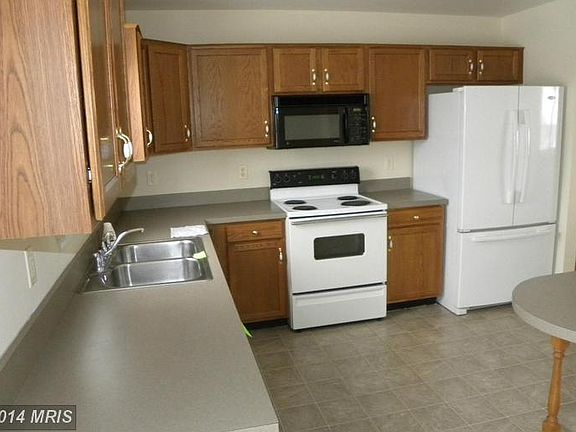3rd image of 1119 Jason Dr
