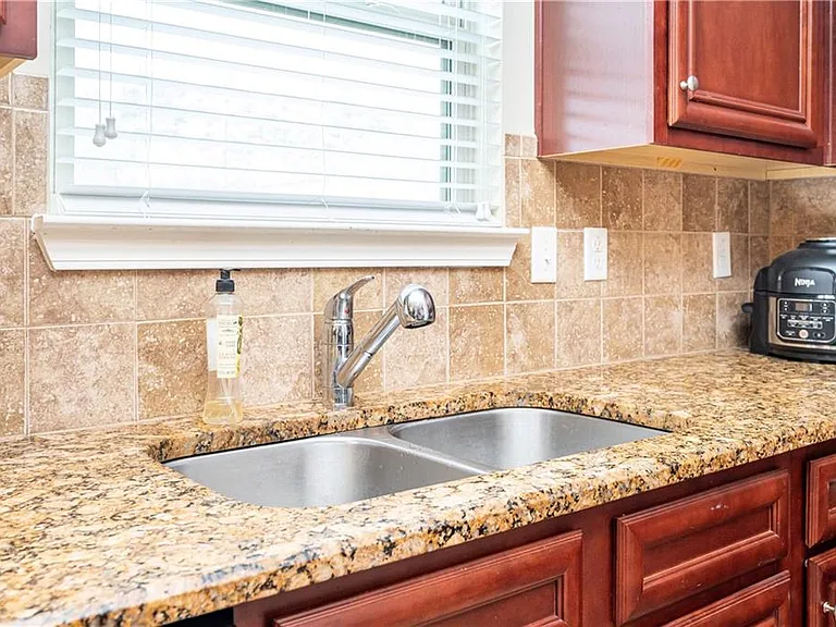 7761 Sylvaner Ln — Photo 24