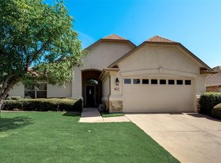 9612 Applewood Trl, Denton, TX 76207