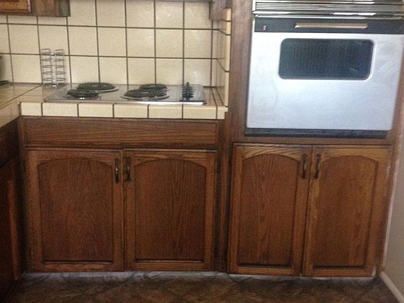 5th image of 2344 E Oak St