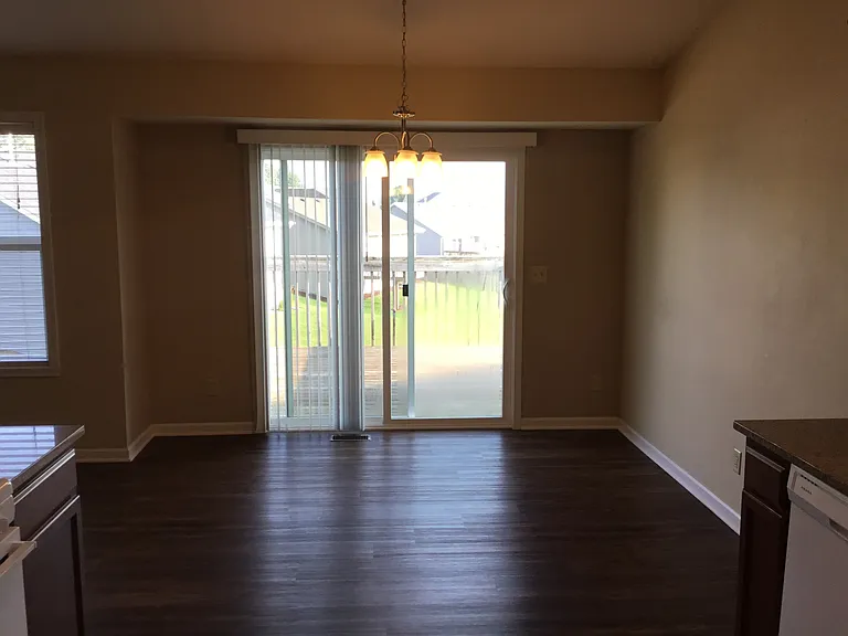 6328 Sunnybrook Ln — Photo 5