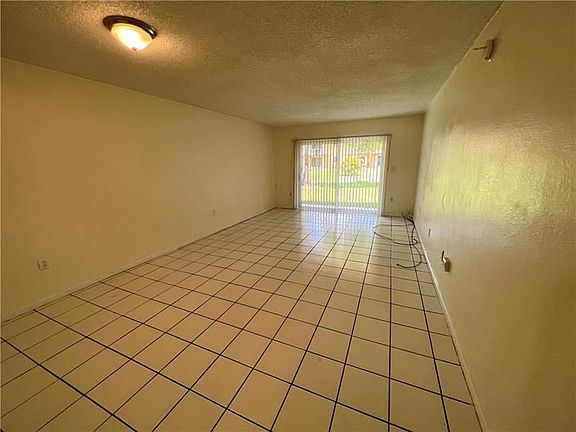 4th image of 505 NW 177th St APT 132