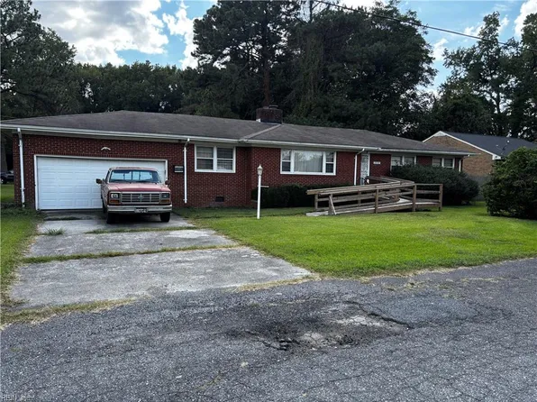 1510 Landsworth St, Chesapeake, VA 23324