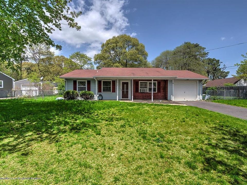 1st image of 216 Sinclair Ave