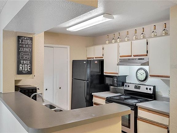 3rd image of 5501 Rosebriar Way APT B107