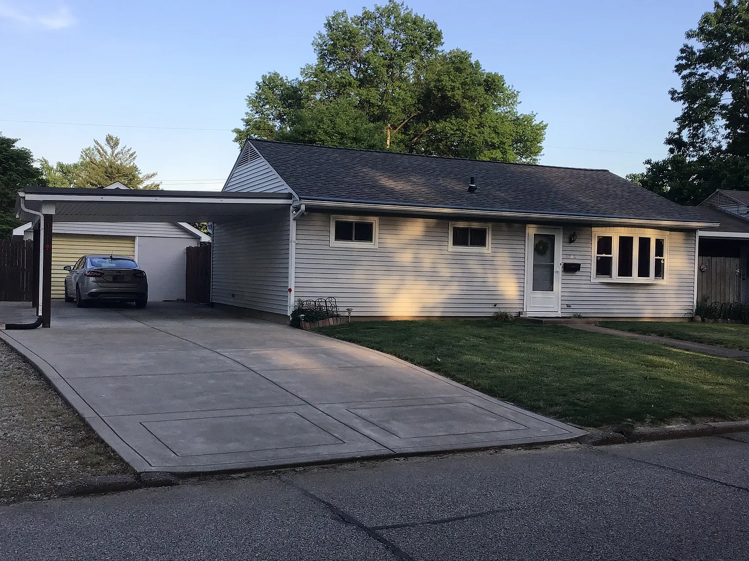 3209 Sheridan Rd photo 1