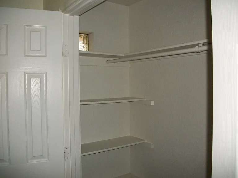 715A N Pecan St — Photo 15