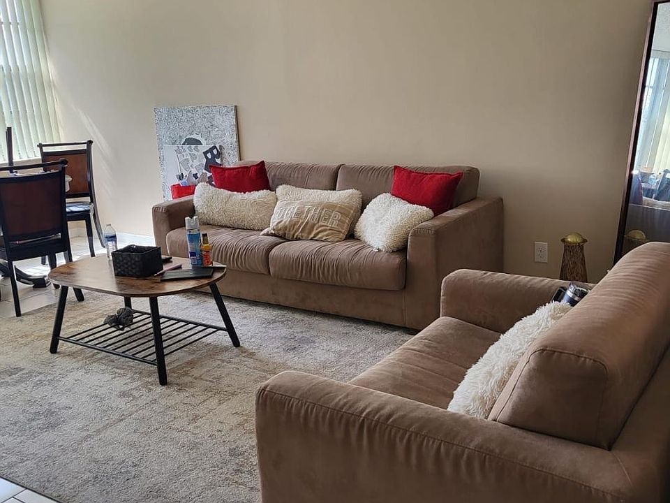 1st image of 2781 Taft Street #402