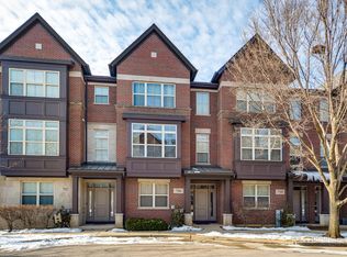 706 Keystone Ln, Vernon Hills, IL 60061